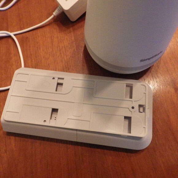 Simply Safe Base Station Speaker and Keypad - Picture 5 of 5